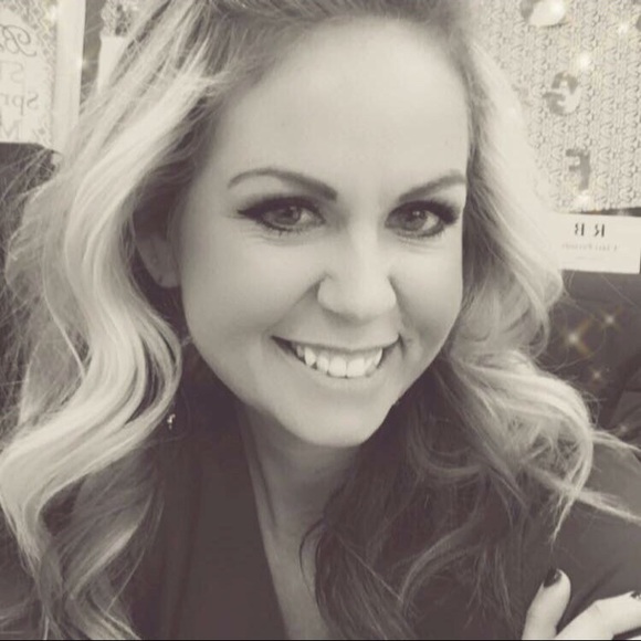 Meet your Posher, Suzanne - Picture 1 of 1